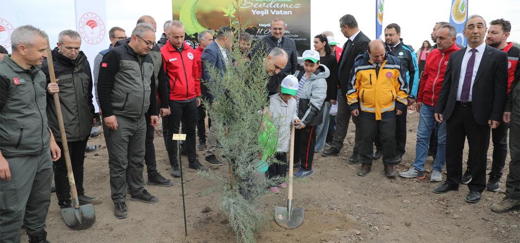 MİLLİ AĞAÇLANDIRMA GÜNÜNDE FİDANLAR TOPRAKLA BULUŞTU